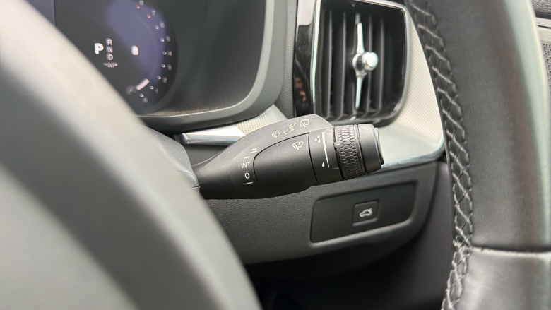 Volvo Xc60 2.0 B4P Plus Dark 5dr Geartronic Petrol Estate